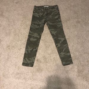 Levi's Women's 711 Skinny Ankle Jeans